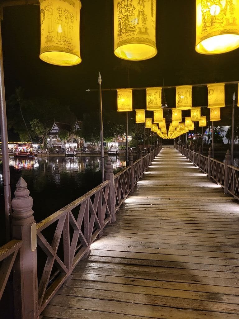 Sukhothai bei Nacht (3)