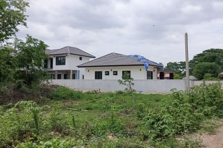 HS0021 Blick zur linken Hausseite